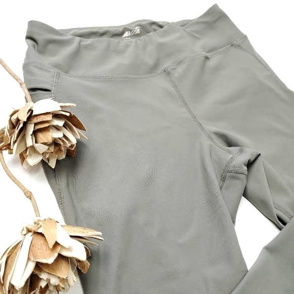 NEW Avia Slate Grey Exercise Capri Legging 8-10 - Picture 3 of 12